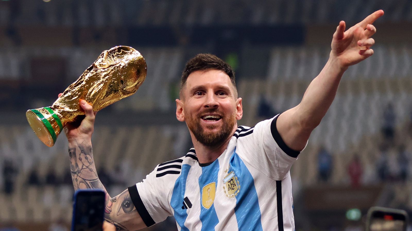 梅西宣布39岁时退役,成为阿根廷国家队出场次数最多的球员和历史最佳射手